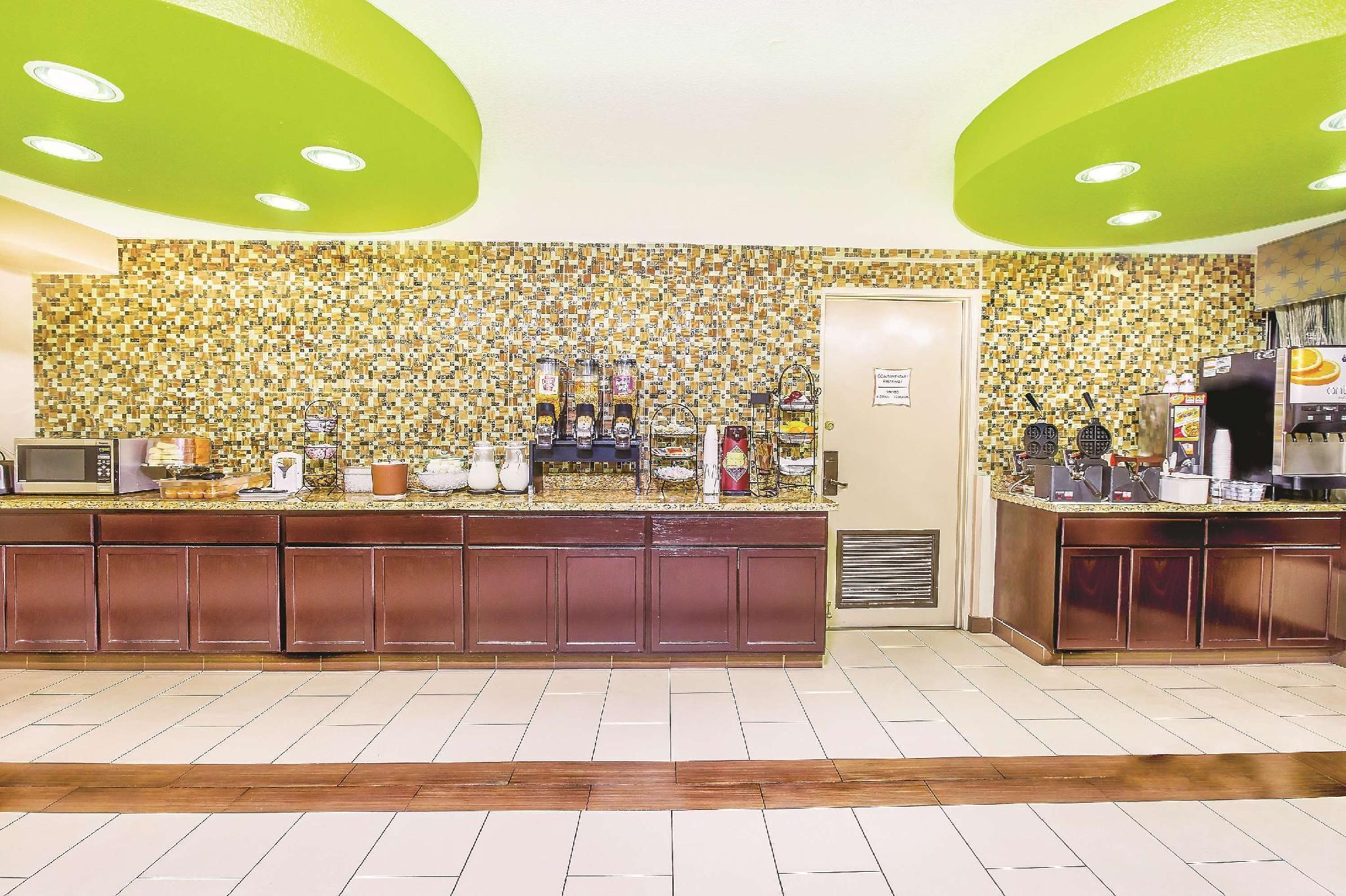 Oakland Airport Arena Hotel Екстер'єр фото